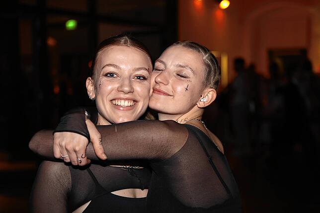 Bild 18: Schaurig-schöne Partystimmung mit Kürbis und Zombies