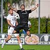 Glücklos: Yannis De Cassan (vorn) verlor mit dem SV 08 Laufenburg beim Tabellenführer FC Teningen trotz einer guten Leistung durch einen ...