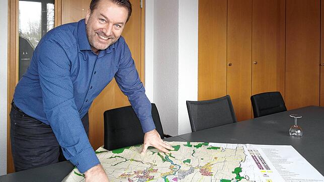 Die Gemeinde Oberteuringen entwickelt sich stetig weiter: Bürgermeister Ralf Meßmer wünscht sich für die Gesellschaft wieder mehr Glück ...