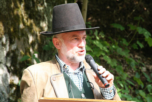 „Man sollte auf der Sachebene diskutieren“: Herbert Nägele an der Protestaktion in Tiefenstein.