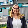 FDP-Stadträtin Julia Zülke vor dem Stockacher Rathaus. Die 35-Jährige zieht Bilanz, wie gut im Gemeinderat die Ziele ihrer Fraktion aus ...