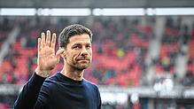 Leverkusens Trainer Xabi Alonso, hier im Europa-Park-Stadion in Freiburg, verlässt den Verein zum Saisonende.