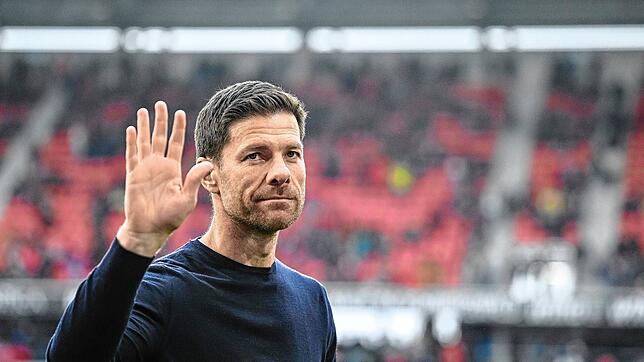 Leverkusens Trainer Xabi Alonso, hier im Europa-Park-Stadion in Freiburg, verlässt den Verein zum Saisonende.