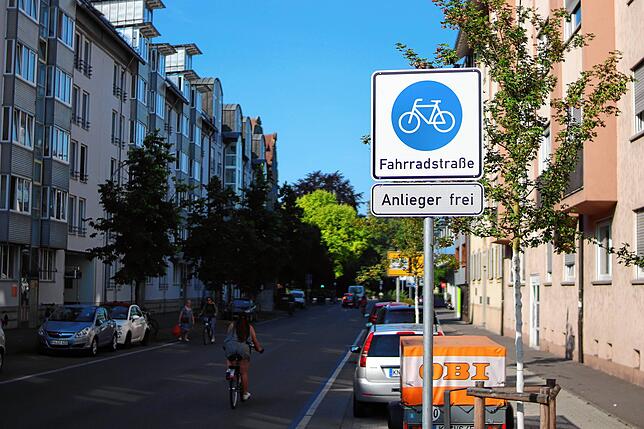 Die Fahrradstraße ist in Konstanz stark befahren. Immer wieder kommt es hier zu Auseinandersetzungen zwischen Fahrrad- und Autofahrern.