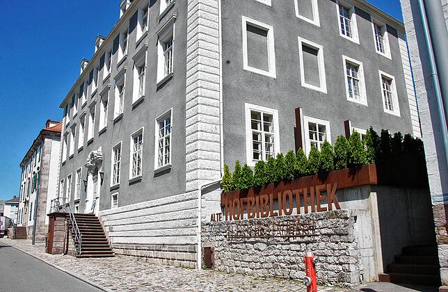 Das Gebäude der „Alten Hofbibliothek“ in der Haldenstraße ist nicht nur von außen ein Hingucker. Das Gebäude wurde 2011 von ...