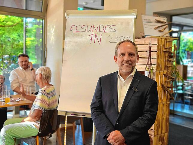 Simon Blümcke ist amtierender Erster Bürgermeister der Stadt Ravensburg.