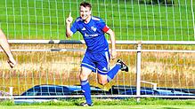 Tausendsassa: Mit zwei blitzsauberen Kopfballtoren nach der Pause wendete Kapitän Felix Erne das Blatt für die SG Mettingen/Krenkingen ...