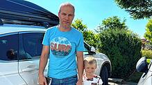 Das wird knapp: Zoltan Tunyogi bringt seinen Sohn in die Notaufnahme. Bis der Papa einen anderen Parkplatz gefunden hat, muss der Kleine ...