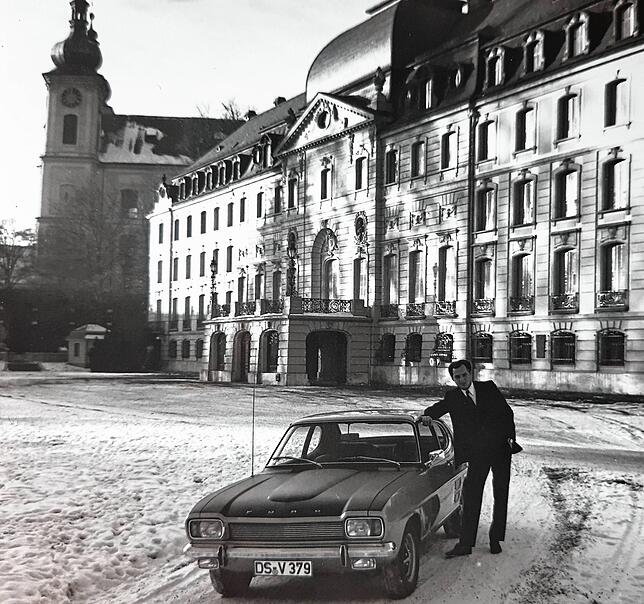 Adrian Bocec, Serie erstes Auto, Ford CapriDie Bilder entstanden im Schlosspark zu Donaueschingen im Winter 70-71, da durfte man noch in ...