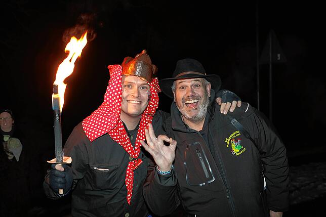 Bild 21: In Konstanz erwacht die Fasnacht 2025: Riedhexen und Schneeschreck tanzen durch den Wald