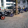 Um zu verhindern, dass Motorradfahrer ihre Maschinen wie bisher in der Innenstadt abstellen, soll ein stadtnaher, offizieller Parkplatz ...
