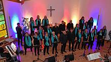 Mit Gospel, Lobpreis, Filmmusik, Pop und Musikeindrücken aus fernen Ländern zieht der Gospelchor der evangelischen Jakobusgemeinde ...
