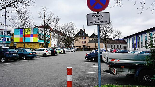 Der Parkplatz an der Alten Festhalle (rechts) in der Scheffelstraße wäre für die CDU-Fraktion ein möglicher Standort für eine ...