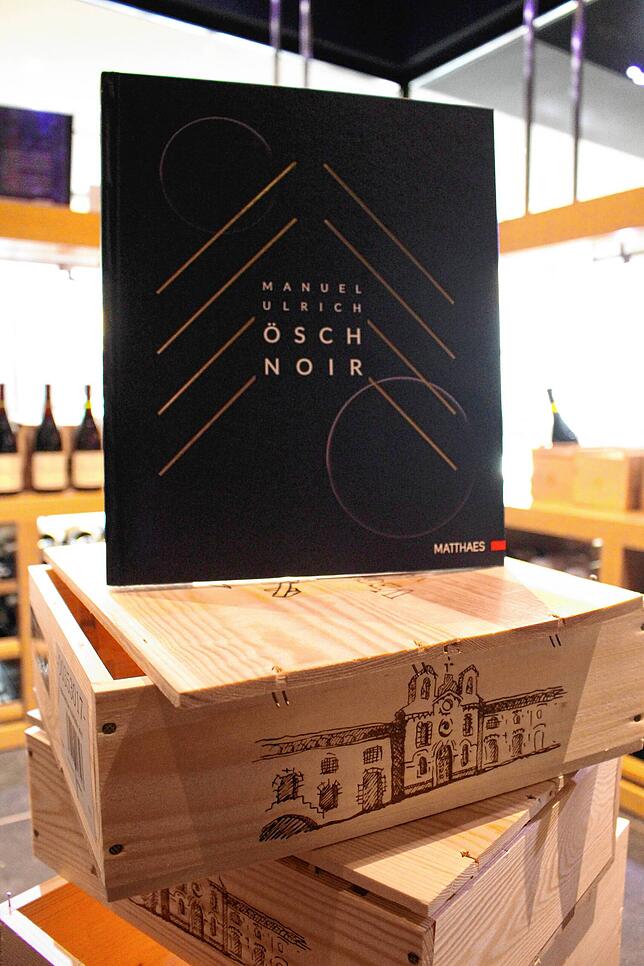Das erste Kochbuch von Manuel Ulrich und seinem Team orientiert sich mit seinen Rezepten an der Küche des Donaueschinger Sterne-Restaurants.