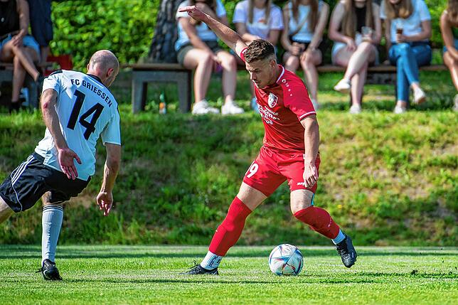 Bild 2: FC Schlüchttal feiert Meistertitel mit 5:0-Sieg gegen den FC Grießen &ndash; und wir haben Bilder!