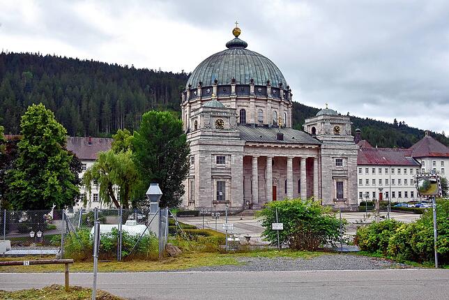 Als Wahrzeichen schon von weitem erkennbar: der imposante Dom von St. Blasien