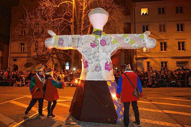 Bild 2: Der letzte Akt &ndash; Verbrennung der Fasnacht auf dem Stephansplatz 2024 (2)