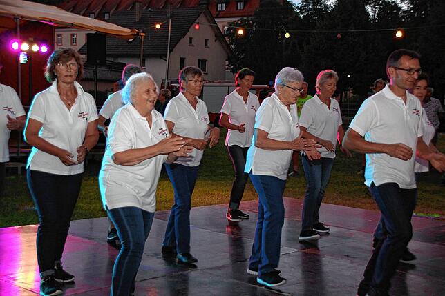 Bild 8: Spaß und Stimmung beim Walder Dorffest