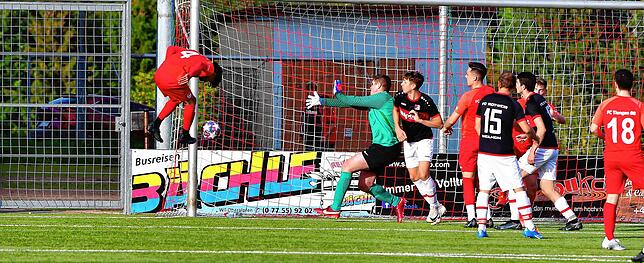 Bild 1: FC Tiengen 08 feiert 8:0-Kantersieg beim FC Rot-Weiß Weilheim &ndash; und wir haben Bilder!