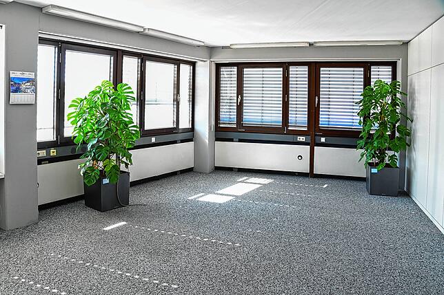 Blick in das erste vollständig leer geräumte Büro im Rathaus. Hier saß bis dato das Personalamt.