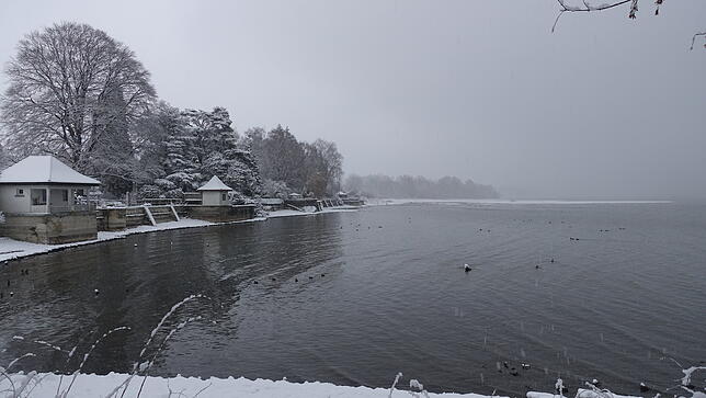 Bild 6: Die Stadt in weiß: Bilder aus dem verschneiten Friedrichshafen