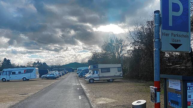 So sieht der Wohnmobilstellplatz auf der Offwiese derzeit aus. Ab Januar 2025 wird der Platz umgestaltet und für Gäste attraktiver gemacht.