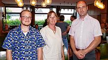 Pfarrer Samuel Schelle, Dekanin Regine Klusmann und der Vorsitzende des Kirchengemeinderates, Stephan Spillecke (von links), erläuterten ...