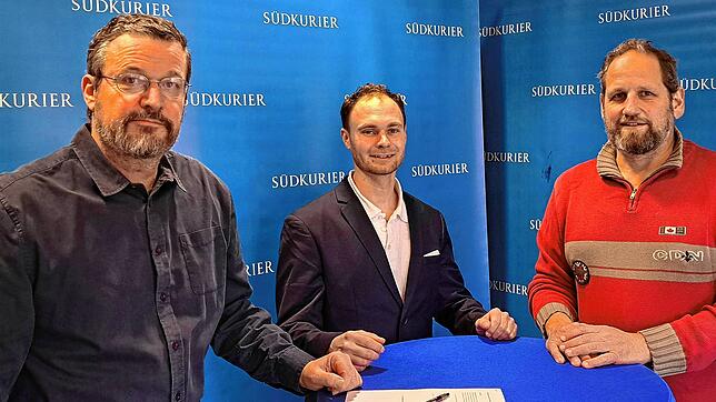 Bürgermeisterkandidat Daniel Stiller (Mitte) im SÜDKURIER-Redaktionsgespräch mit Andreas Gerber (links) und Justus Obermeyer.