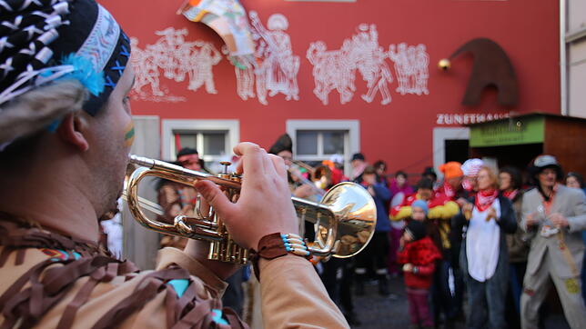 Die Narrizella ruft zum kleinen Umzug für die Narrenzeitung &bdquo;de Kappedeschle&ldquo; am Samstag vors Zunfthaus, marschiert wird bis ...