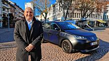 Er wirbt mit seinem Kollegen für die Zukunft des Solarautos: Thomas Hausch ist einer der Chefs von Sono Motors aus München.
