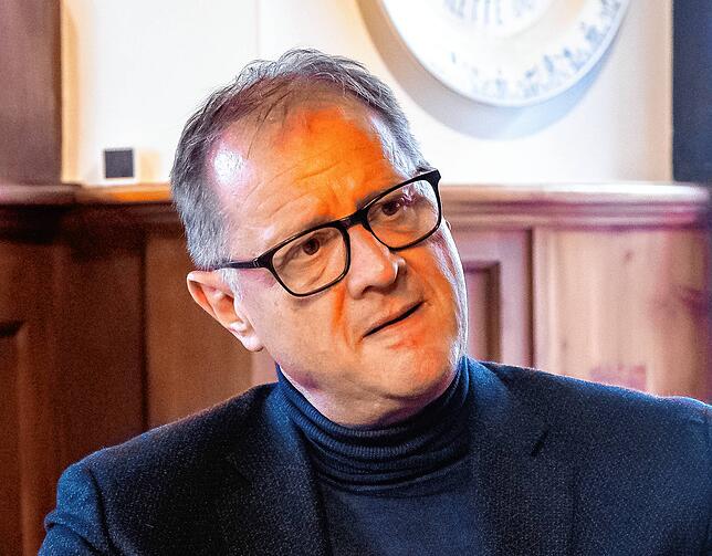 Oberbürgermeister Jürgen Roth, hier ein Archivbild von 2023, muss enttäuschende Nachrichten aus Stuttgart verkünden.