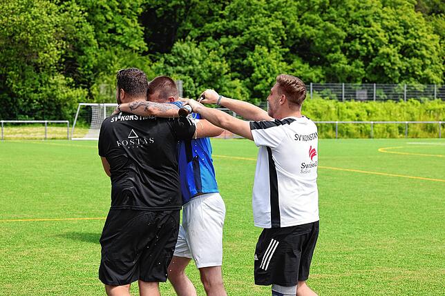 Bild 6: So sehen Sieger aus! Die besten Bilder von der Meisterfeier des SV Konstanz