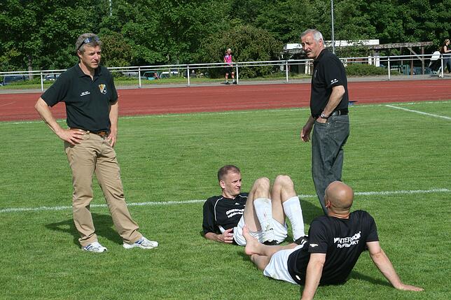 Zu früh enttäuscht: Nach dem 0:0 im Derby gegen den FC Steinen-Höllstein beendete der SV 08 Laufenburg die Landesliga-Saison 2007/08 auf ...