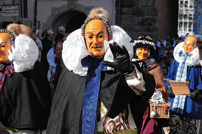 Bild 13: Villinger Maschgerelauf: Narren strömen durch die Innenstadt
