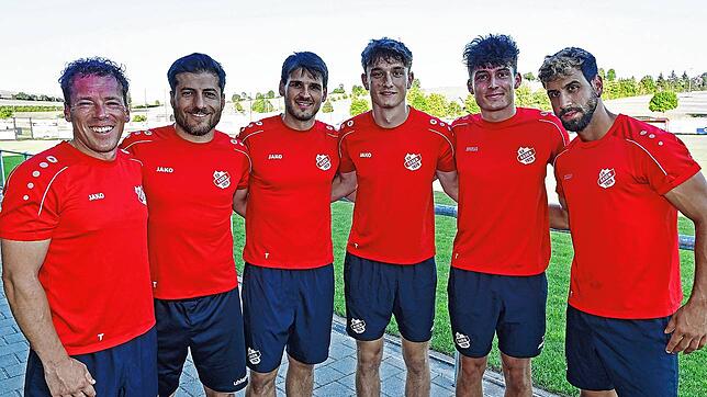 Trainingsauftakt beim SV Aasen mit (von links): Assistenztrainer Thomas Minzer, Assistenztrainer Ridvan Avim, Sebstian Sauter, Tim ...