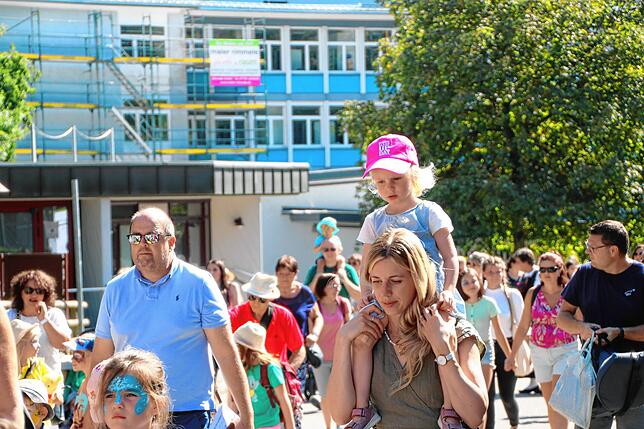 Bild 17: Chilbi 2025: So feiern die Kleinsten die Waldshuter Chilbi beim Kinderfest und Kinderumzug auf den Festplatz