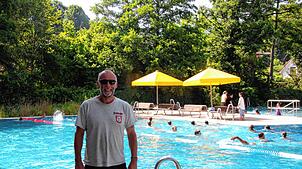 Claus Baumgärtel sorgt seit 18 Jahren dafür, dass im Jestetter Freibad alles funktioniert.