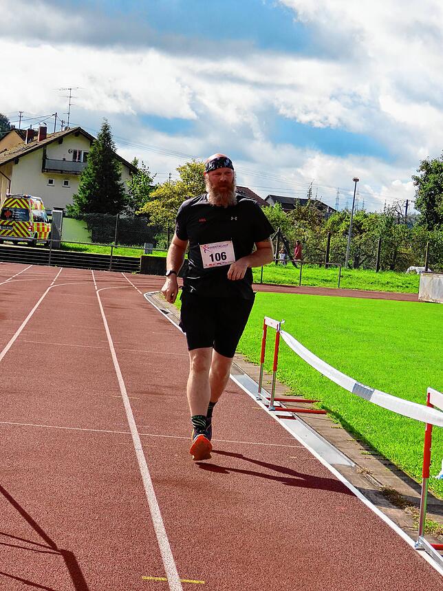 Bild 5: Zahlreiche Läufer beim 34. Wehratallauf