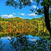 Wie ein Gemälde zeigt sich der Bad Säckinger Bergsee in diesen Herbsttagen.