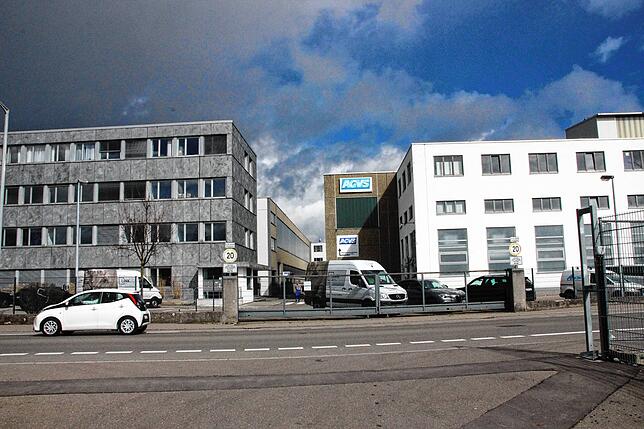 Blick auf den Industriepark der AGVS in der Goldenbühlstraße in Villingen. Das einstige Verwaltungsgebäude des Gießerei-Betriebs mit der ...