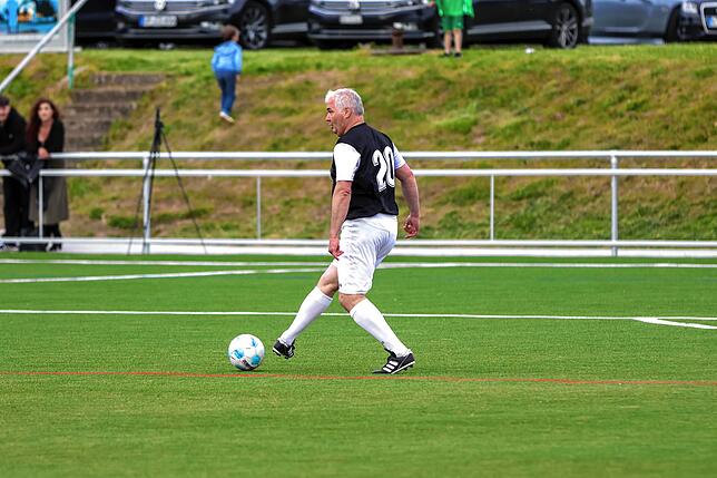 Bild 35: Legenden-Spiel beim SV Rheintal endet 5:5 – wir haben Fotos!
