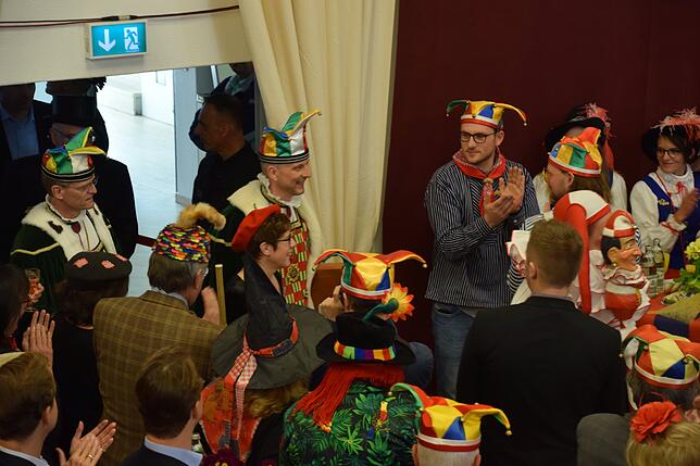 Bild 4: Bilder vom Empfang des Stockacher Narrengerichts von Annegret Kramp-Karrenbauer im Bürgerhaus
