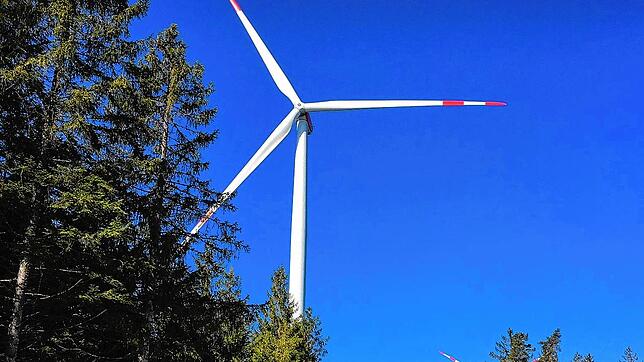Der Gemeinderat der Stadt Bräunlingen hat die Verträge zum neu entstehenden Windpark beschlossen. Wie auf dem Bild bei Königsfeld sollen ...