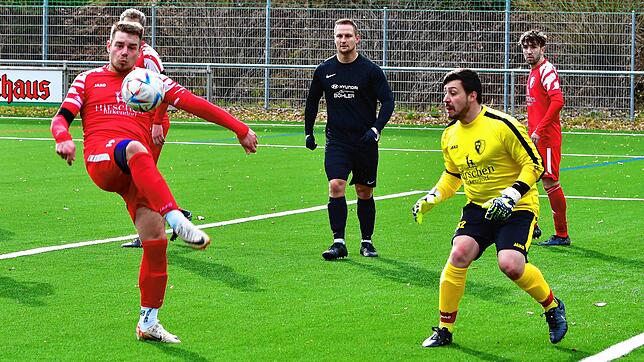 Sieggaranten: Nico Reichardt (links, auf dem Archivfoto) erzielte beim 4:2 gegen den SV Jestetten drei Tore für den FC Schlüchttal und ...