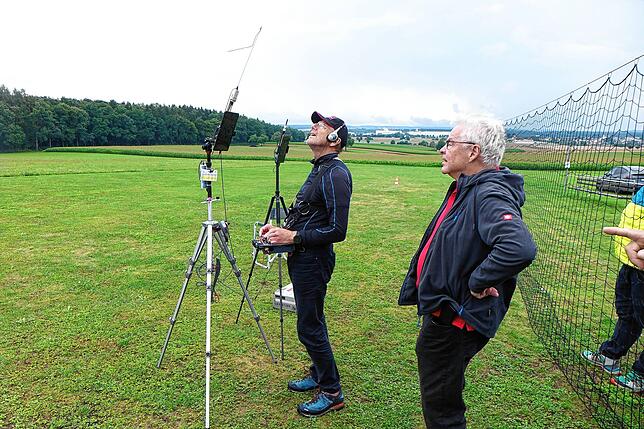 Technik, die begeistert: Beim GPS-Triangle-Wettbewerb fliegen die Modellflugpiloten in einem Dreieck, dass aus drei GPS-Koordinaten besteht.