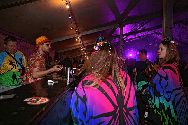 Bild 40: Sunnelöscherzunft feiert ihren 60. Geburtstag: Bilder vom großen Nachtumzug und der Geburtstagsparty