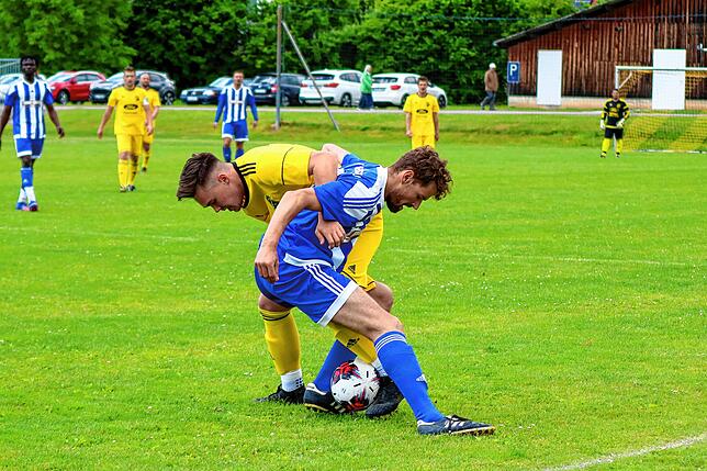 Bild 30: SV Karsau verteidigt die Tabellenspitze durch ein 2:0 beim SV Schwörstadt &ndash; und wir haben Bilder!