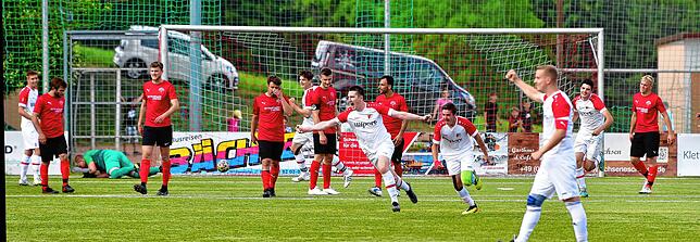 Bild 18: FC Hochrhein unterliegt 3:4 beim FC RW Weilheim &ndash; und wir haben Bilder!