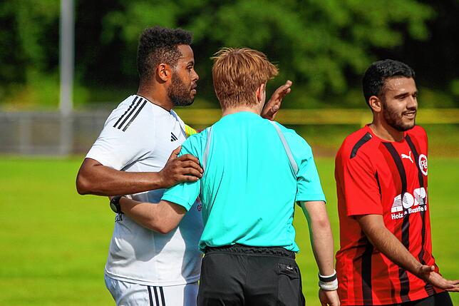Bild 10: FC 08 Bad Säckingen gewinnt 4:1 gegen die SG Höchenschwand – und wir haben Bilder!