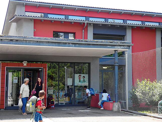 Im Grundschulgebäude soll ein weiteres Klassenzimmer eingerichtet werden, ohne dass die Räumlichkeiten für die Schulkindbetreuung ...
